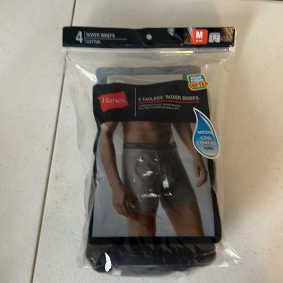 Hanes 4pk Tagless boxer briefs for men. New with tags. Size M - Picture 2 of 6